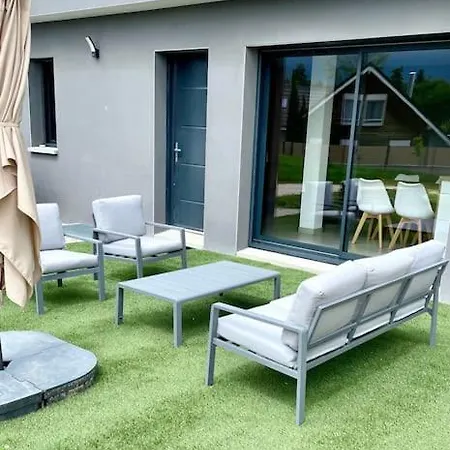 Logement Neuf Pour 4 Personnes Avec Piscine 펜션 *